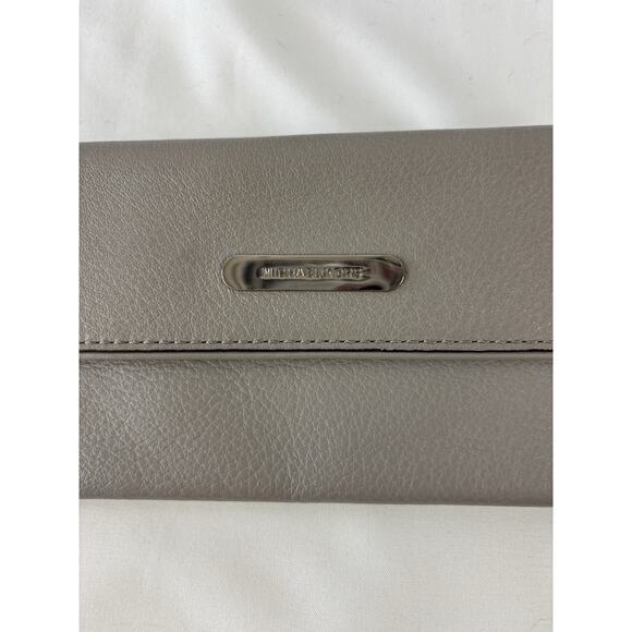 Michael Kors Light Grey Leather Wallet Envelope Clutch Snap Close Zipper Pocket - Picture 4 of 9